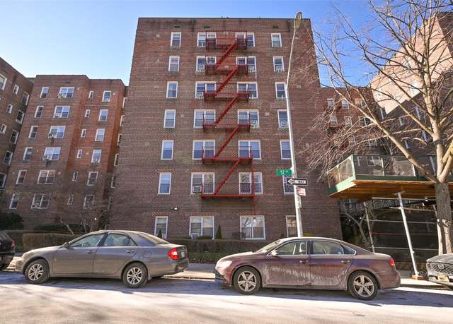 Property at 39-20 52 St Unit 4D, Woodside, NY 11377, 2 beds, 1 bath