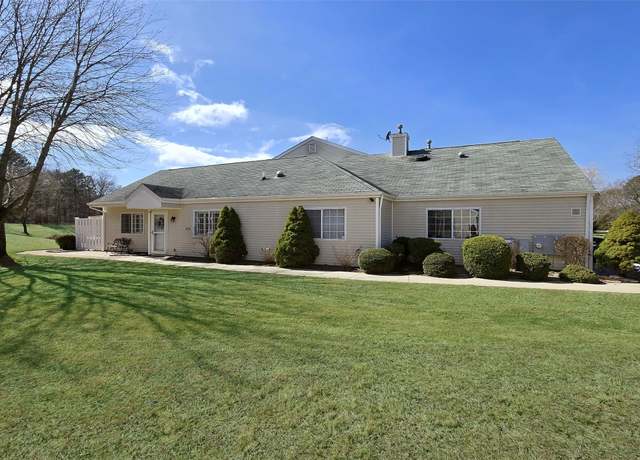 Property at 286 Ranch Cir, Manorville, NY 11949, 2 beds, 2 baths