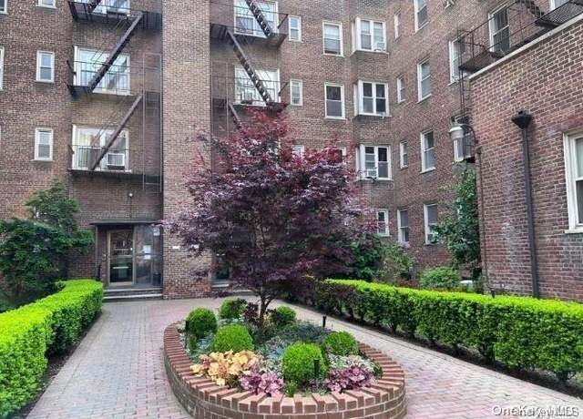Property at 8449 168th St Unit 2V, Jamaica Hills, NY 11432, 1 bed, 1 bath