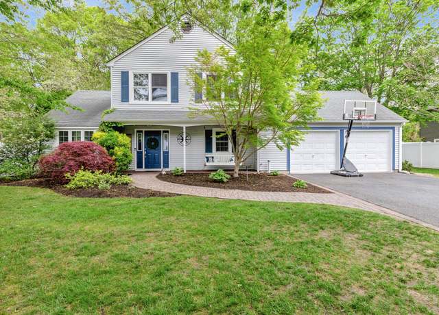 Property at 11 Samantha Dr, Coram, NY 11727, 4 beds, 2.5 baths