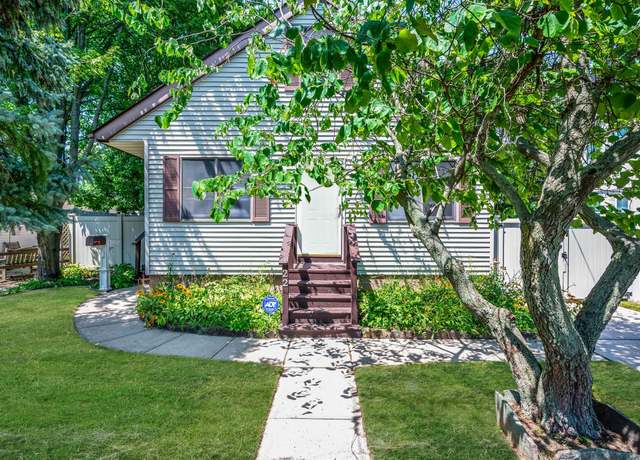 Property at 22 Bristol St, Lindenhurst, NY 11757, 2 beds, 1 bath