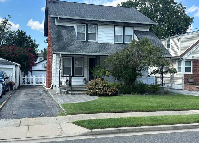 Property at 9 Christabel St, Lynbrook, NY 11563, 3 beds, 1.5 baths