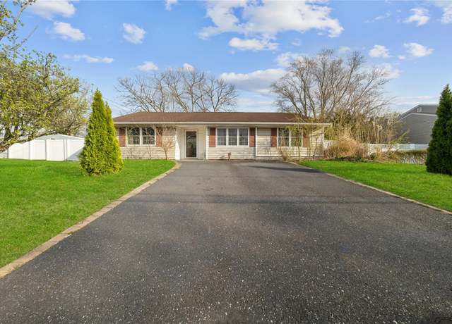 Property at 26 Monterey Ln, Centereach, NY 11720, 4 beds, 3 baths