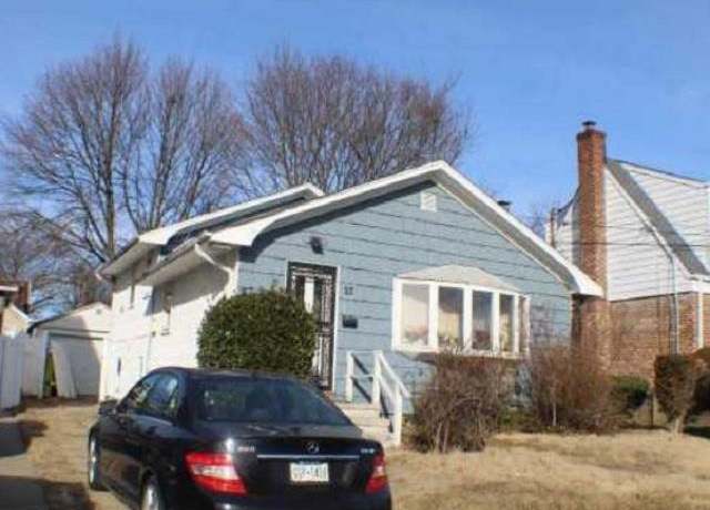 Property at 23 Allen St, Hempstead, NY 11550, 3 beds, 1.5 baths