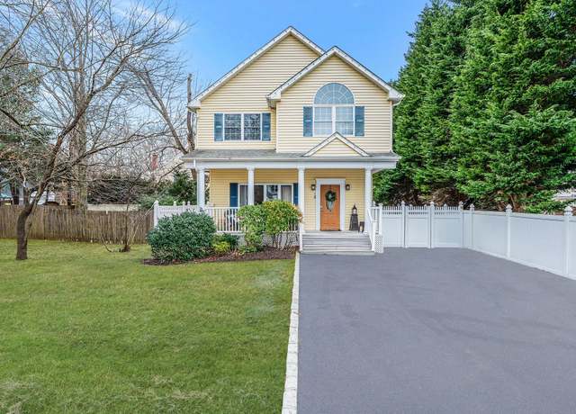 Property at 6 Helen Ct, Nesconset, NY 11767, 4 beds, 3.5 baths