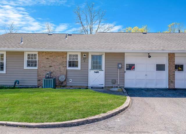 Property at 269 Berwick Ct Unit B, Ridge, NY 11961, 2 beds, 1 bath