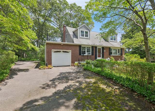 Property at 647 Union Ave, Holtsville, NY 11742, 4 beds, 2.5 baths
