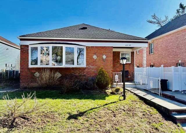 Property at 48-07 190 St, Fresh Meadows, NY 11365, 3 beds, 3 baths