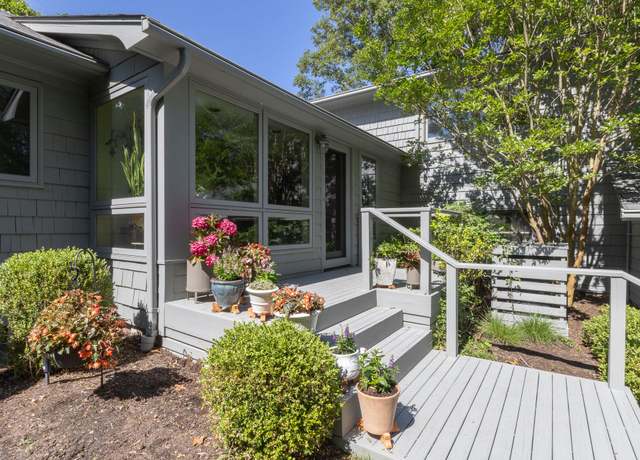 Property at 5 Shore Dr, Setauket, NY 11733, 4 beds, 2.5 baths
