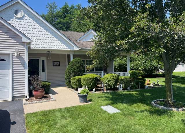 Property at 2204 Pebble Beach Path, Riverhead, NY 11901, 2 beds, 2 baths