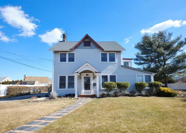 Property at 487 S Bayview Ave, Freeport, NY 11520, 6 beds, 4 baths