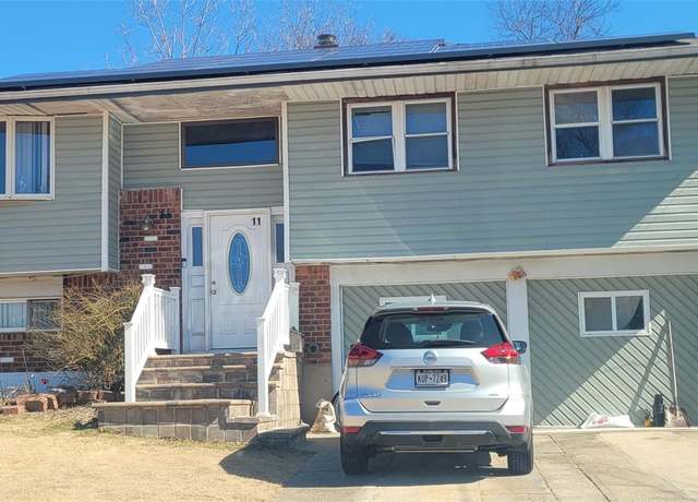 Property at 11 Churchill Dr, Brentwood, NY 11717, 4 beds, 2.5 baths