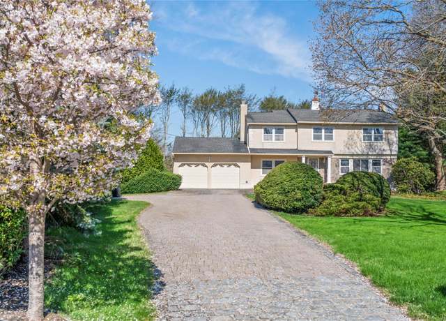 Property at 5 Woodrise Ct, East Northport, NY 11731, 5 beds, 3 baths