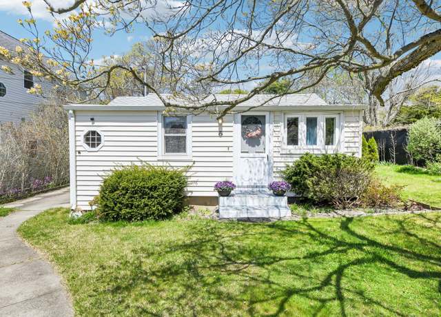 Property at 5 Bertha St, East Patchogue, NY 11772, 1 bed, 1 bath