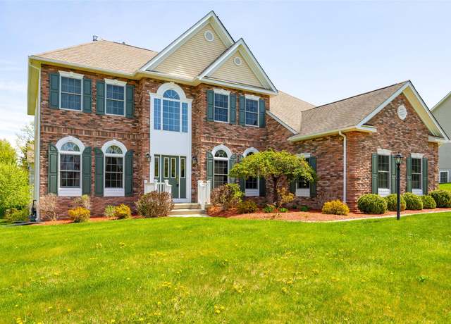 Property at 9 Ridgeline Dr, Poughkeepsie, NY 12603, 4 beds, 4 baths