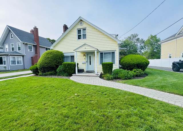 Property at 28 Brower Ave, Woodmere, NY 11598, 5 beds, 2 baths