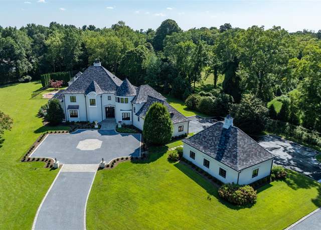 Property at 241 Jennings Rd, Cold Spring Harbor, NY 11724, 7 beds, 7.5 baths