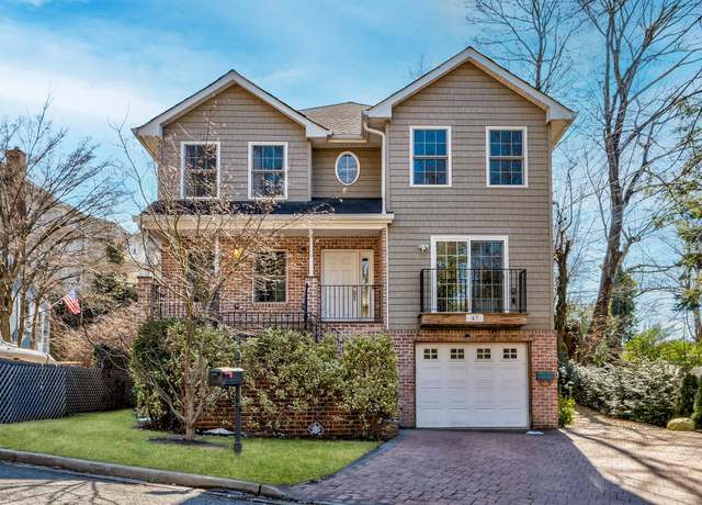 Property at 47 14th St, Locust Valley, NY 11560, 4 beds, 3 baths