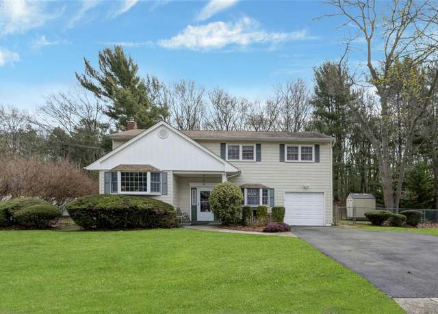Property at 101 Grissom Way, Hauppauge, NY 11788, 4 beds, 2 baths
