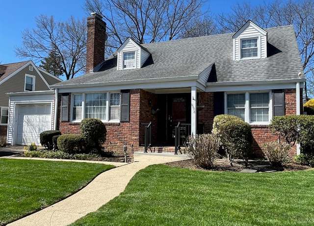 Property at 1598 Benedict Pl, Baldwin, NY 11510, 2 beds, 1 bath