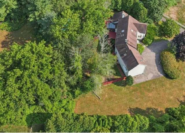 Property at 7 Dickson Ln, Bedford Corners, NY 10549, 5 beds, 4.5 baths