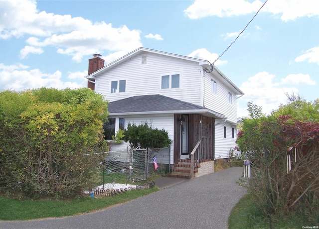 Property at 4 Quail Rd, Mastic Beach, NY 11951, 4 beds, 2 baths