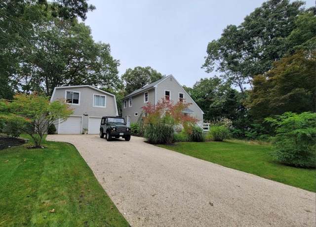 Property at 33 Whalers Dr, Sag Harbor, NY 11963, 3 beds, 3 baths