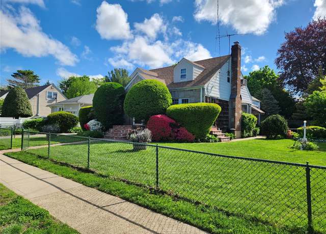 Property at 112 Rutland Rd, Hempstead, NY 11550, 5 beds, 3 baths