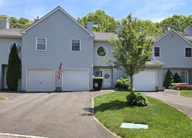 Property at 306 Sara Cir, Port Jefferson Station, NY 11776, 2 beds, 2.5 baths