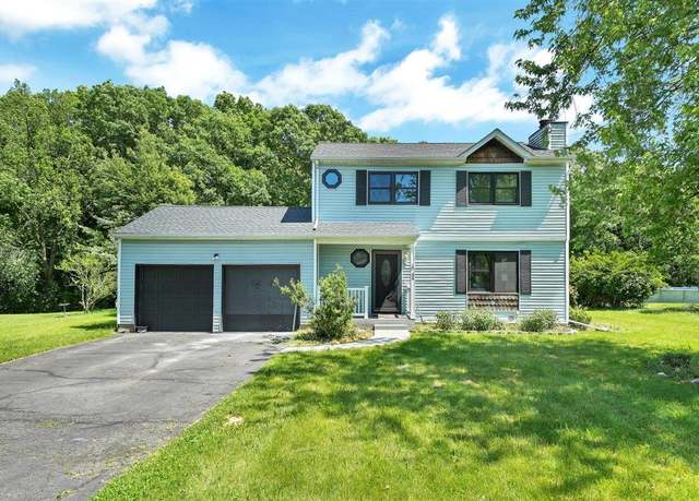Property at 54 Capital Dr, Washingtonville, NY 10992, 3 beds, 2.5 baths