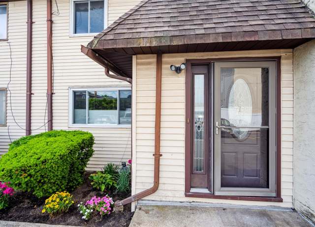 Property at 88 E Valley Stream Blvd #7, Valley Stream, NY 11580, 3 beds, 1.5 baths