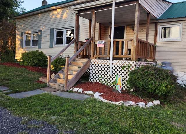 Property at 202 Ridgebury Rd, New Hampton, NY 10958, 4 beds, 1 bath