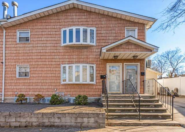 Property at 135-07 223rd St, Laurelton, NY 11413, 5 beds, 4 baths