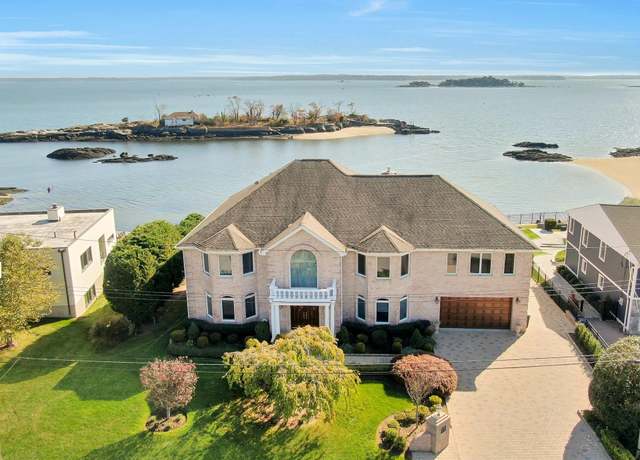 Property at 115 Kensington Oval, New Rochelle, NY 10805, 5 beds, 4.5 baths