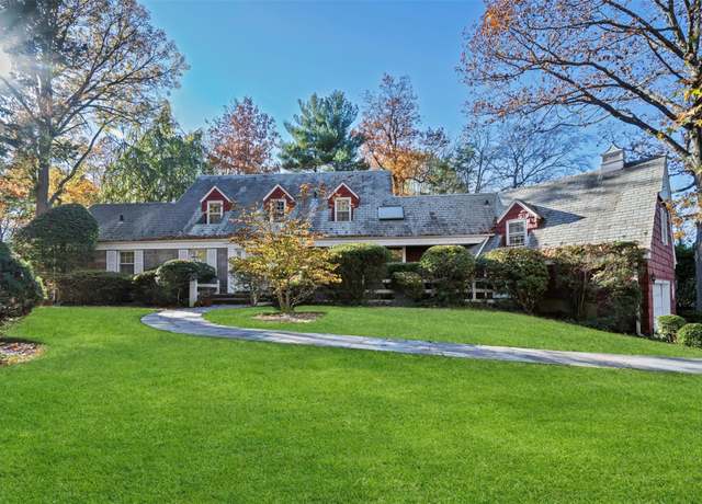 Property at 12 School House Ln, Great Neck, NY 11020, 5 beds, 3.5 baths