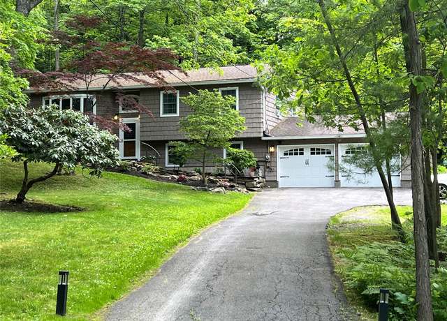 Property at 1179 E Mombasha Rd, Monroe, NY 10950, 4 beds, 2 baths