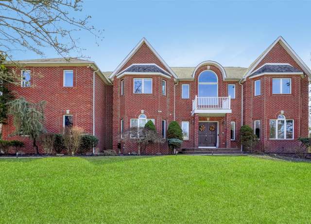 Property at 26 King Arthur Ct, New City, NY 10956, 6 beds, 4.5 baths