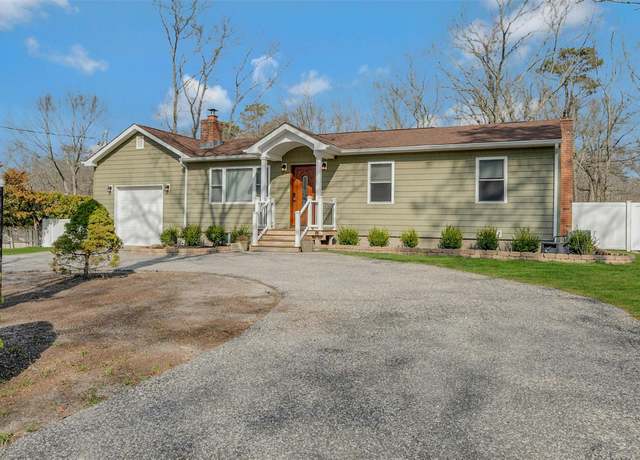 Property at 226 Highview Dr, Calverton, NY 11933, 3 beds, 2 baths