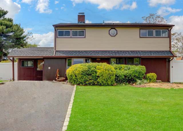 Property at 14 Shield Ln, Levittown, NY 11756, 6 beds, 2 baths