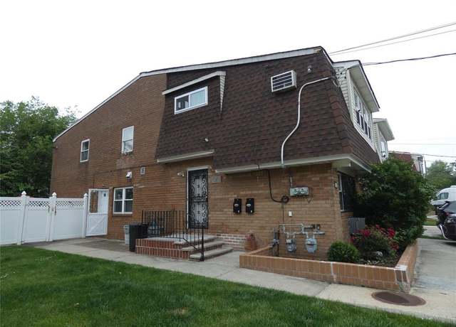Property at 3-15 127th St, College Point, NY 11356, 6 beds, 4 baths