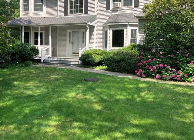 Property at 9 Silas Woods Rd, Manorville, NY 11949, 5 beds, 2.5 baths