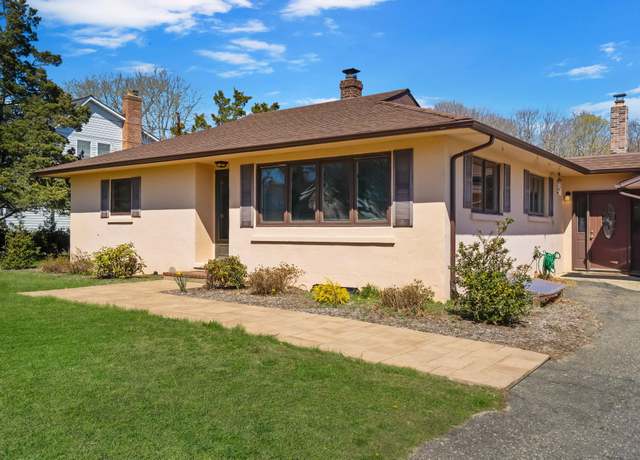 Property at 15 Reeves Rd, Center Moriches, NY 11934, 3 beds, 2.5 baths