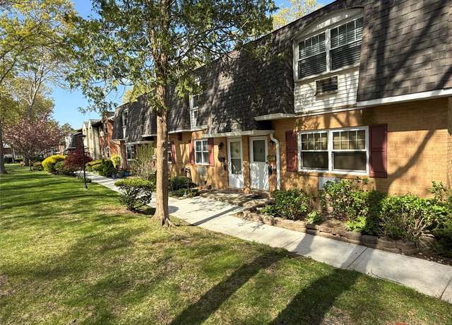 Property at 11 Glen Holw Unit D56, Holtsville, NY 11742, 1 bed, 1 bath