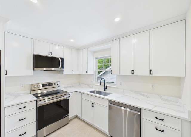 Property at 349 E Main St, Centerport, NY 11721, 6 beds, 4 baths