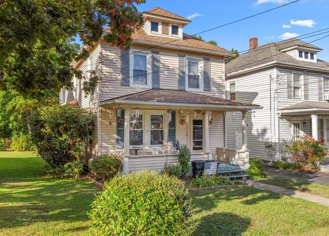 Property at 16 Oak St, Newburgh, NY 12550, 3 beds, 2.5 baths
