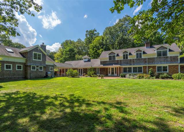 Property at 6 Camel Hollow Rd, Lloyd Harbor, NY 11743, 4 beds, 5.5 baths