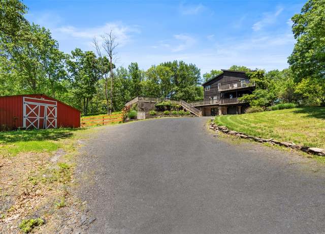 Property at 10 Spectrum Dr, Chester, NY 10918, 5 beds, 4 baths