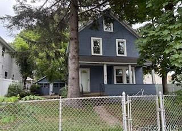 Property at 62 Lowndes Ave, Huntington Station, NY 11746, 3 beds, 1 bath