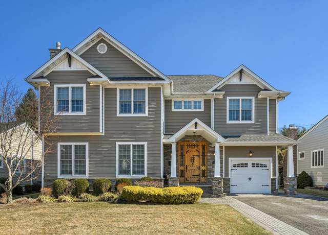 Property at 205 Weyford Ter, Garden City, NY 11530, 4 beds, 2.5 baths