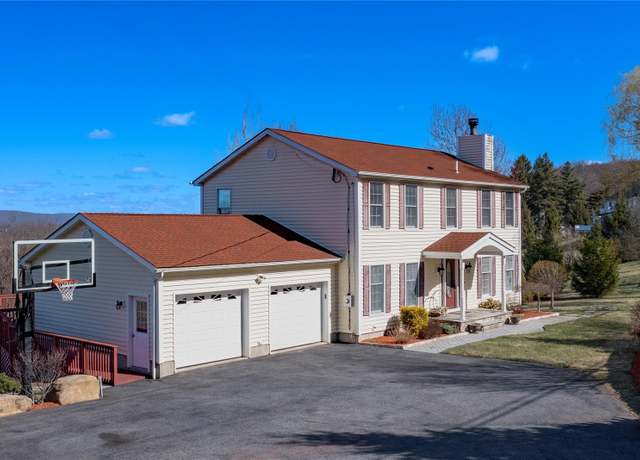 Property at 135 S Quaker Hill Rd, Patterson, NY 12563, 4 beds, 3.5 baths